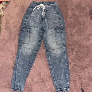 American eagle JEAN JOGGERS so cute